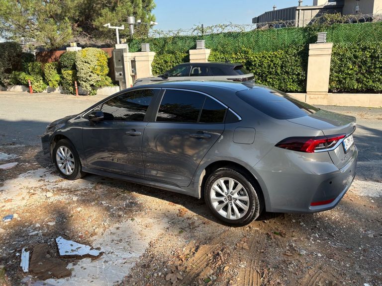 TOYOTA COROLLA