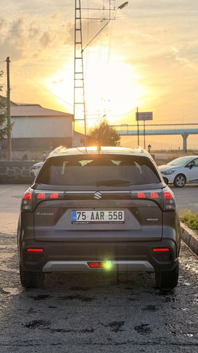 SUZUKI S-CROSS