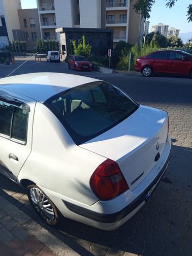 RENAULT CLIO SYMBOL