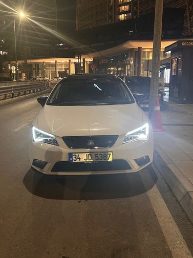 SEAT LEON