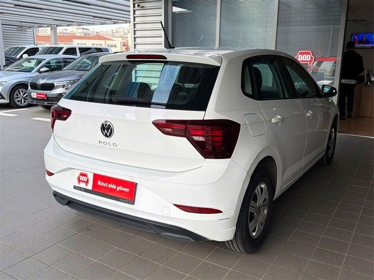 VOLKSWAGEN POLO