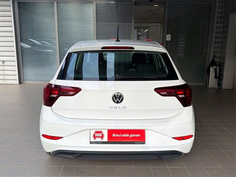 VOLKSWAGEN POLO