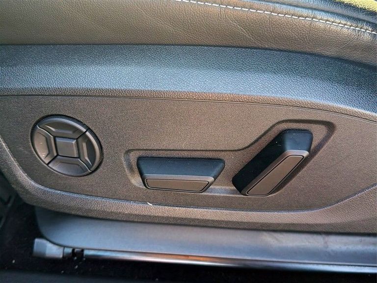 AUDI Q4