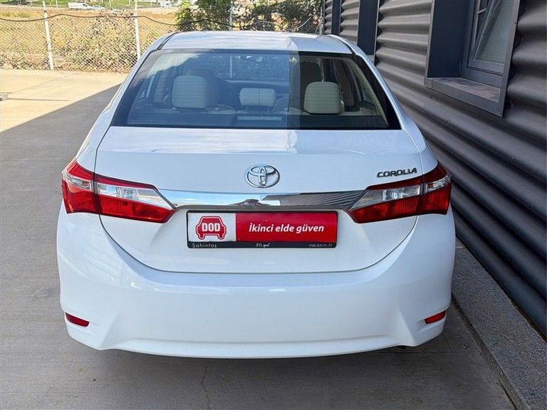 TOYOTA COROLLA