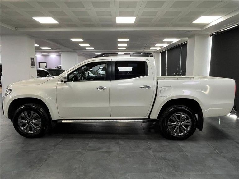 MERCEDES-BENZ X-CLASS