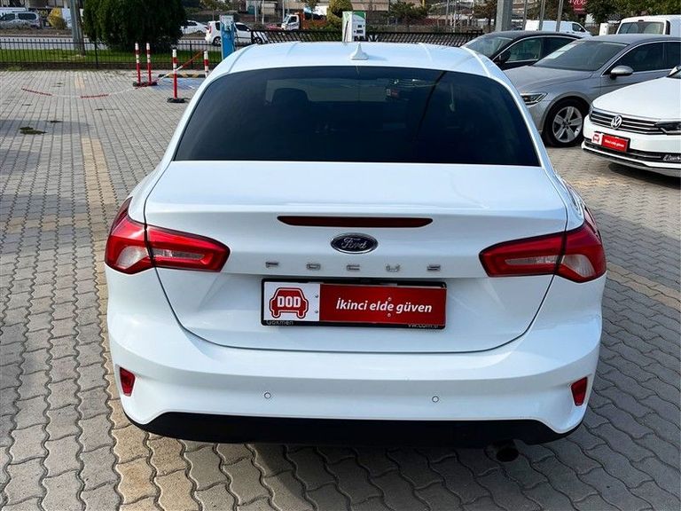 FORD FOCUS