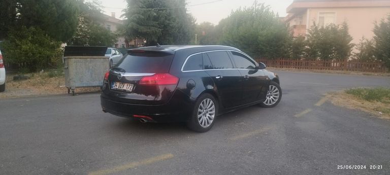 OPEL INSIGNIA
