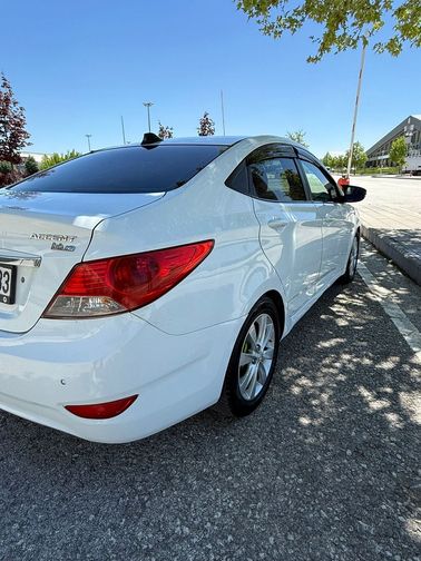 HYUNDAI ACCENT BLUE