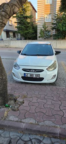 HYUNDAI ACCENT BLUE
