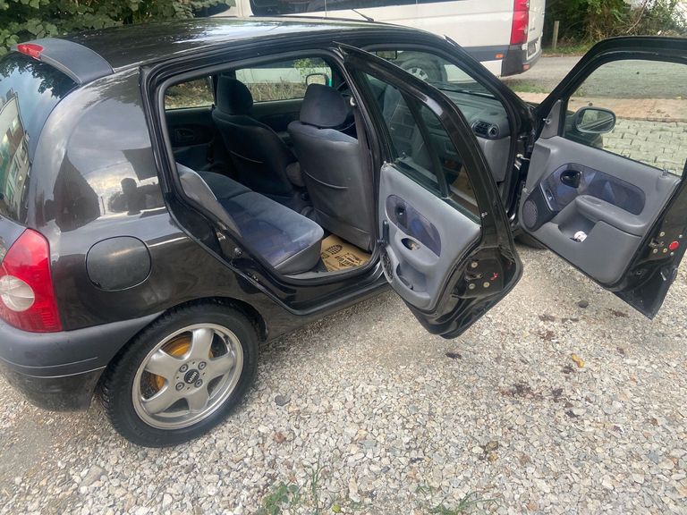 RENAULT CLIO