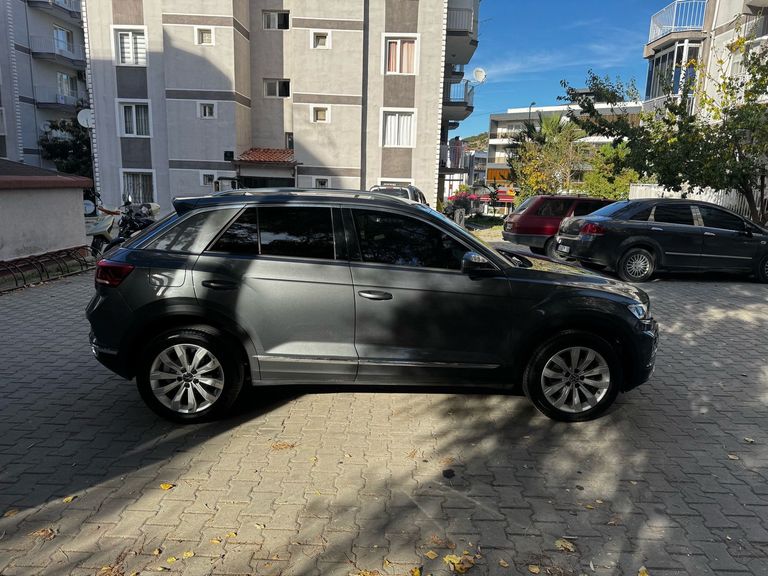 VOLKSWAGEN T-ROC