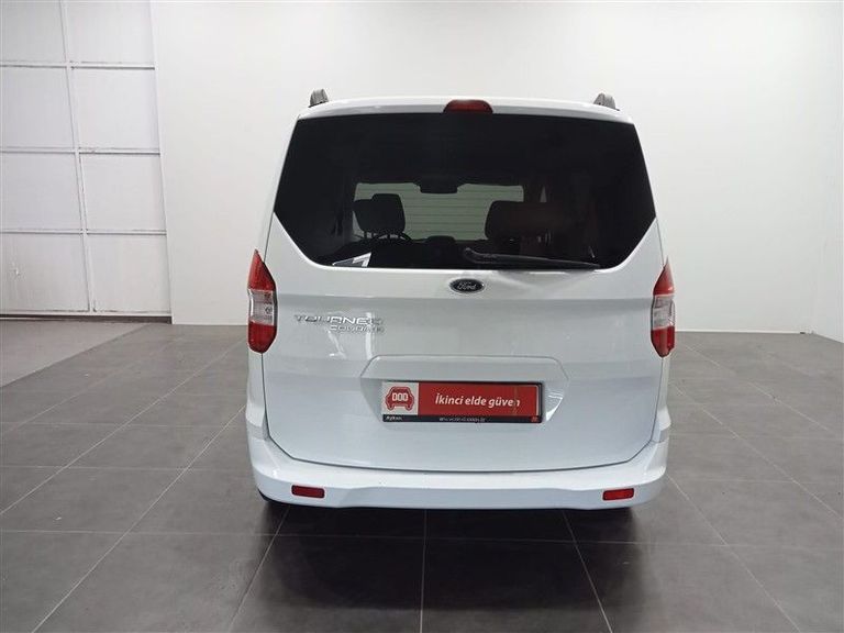 FORD TOURNEO COURIER