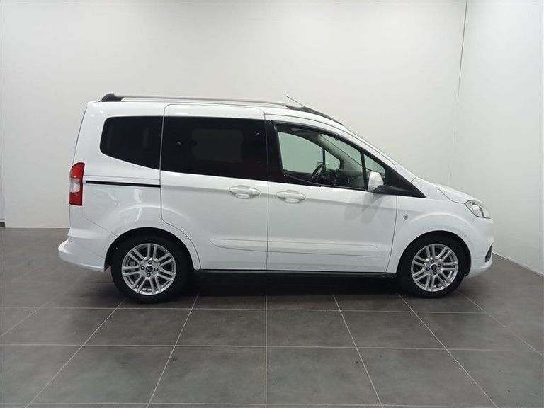 FORD TOURNEO COURIER