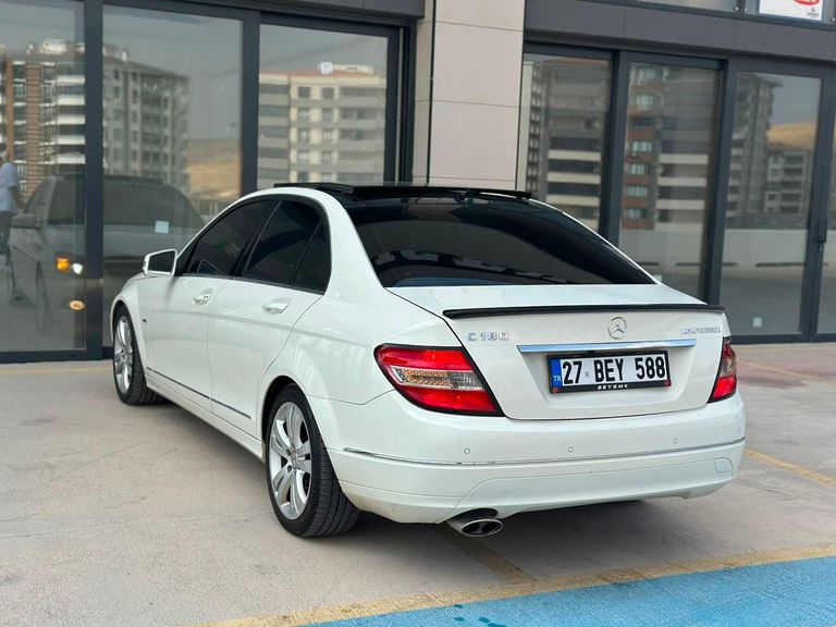 MERCEDES-BENZ C-SERISI
