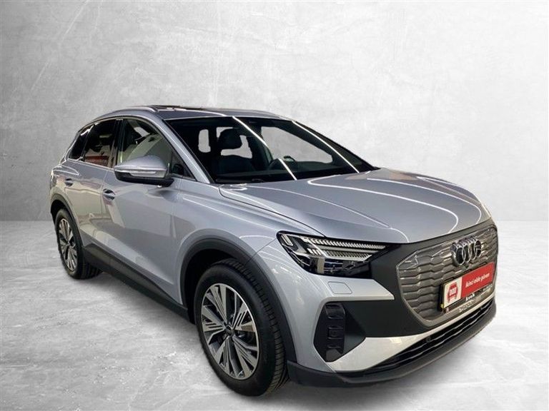 AUDI Q4