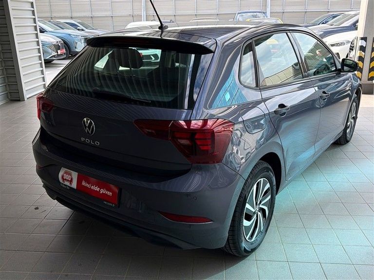 VOLKSWAGEN POLO