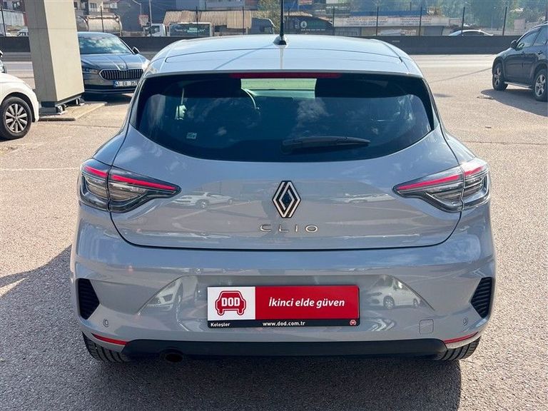 RENAULT CLIO