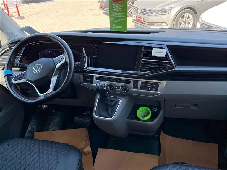 VOLKSWAGEN CARAVELLE