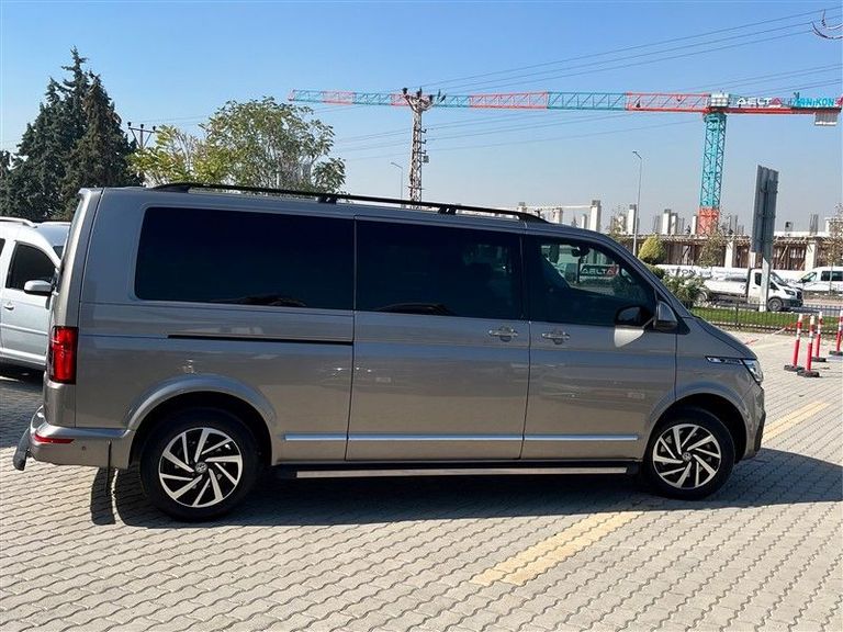 VOLKSWAGEN CARAVELLE