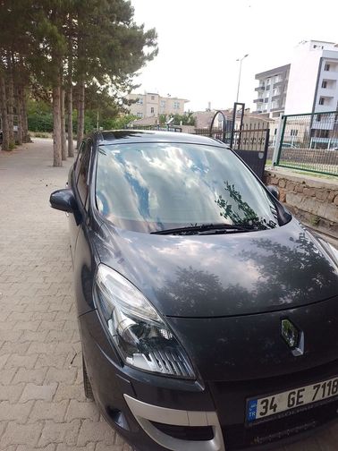 RENAULT GRAND SCENIC