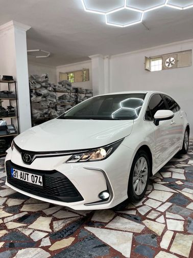 TOYOTA COROLLA