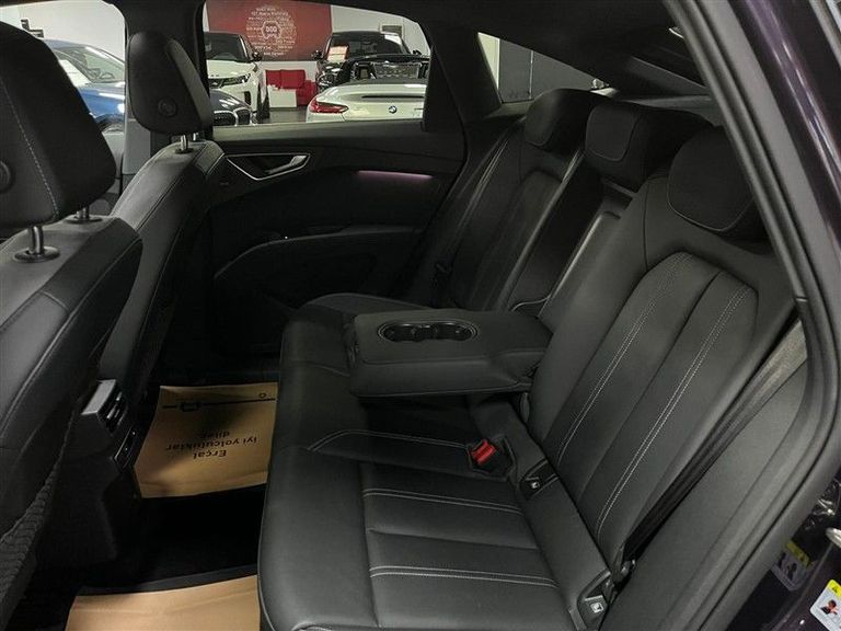 AUDI Q4 SPORTBACK