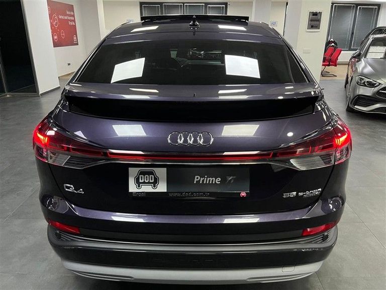 AUDI Q4 SPORTBACK