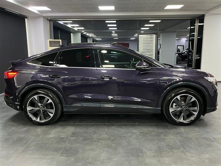 AUDI Q4 SPORTBACK
