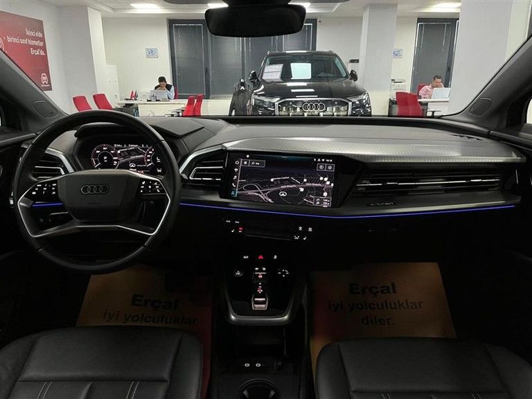 AUDI Q4 SPORTBACK