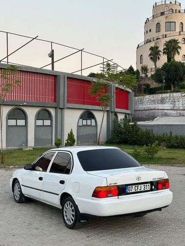 TOYOTA COROLLA