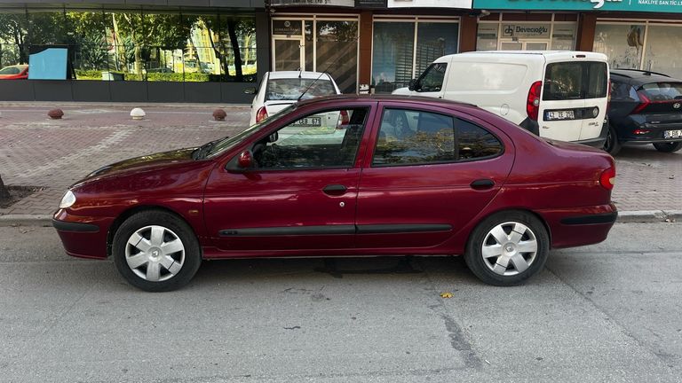 RENAULT MEGANE