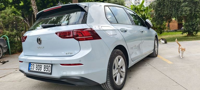 VOLKSWAGEN GOLF
