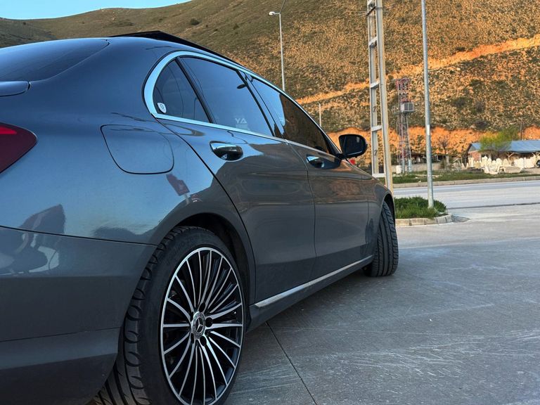 MERCEDES-BENZ C-SERISI