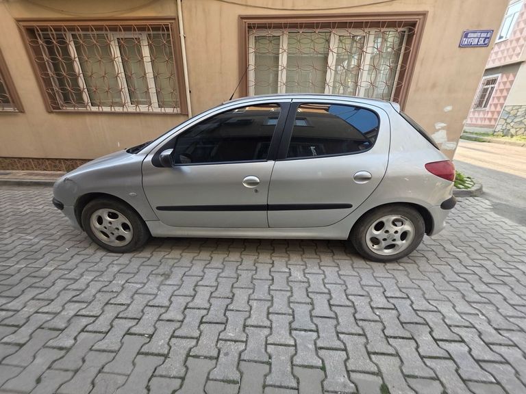 PEUGEOT 206