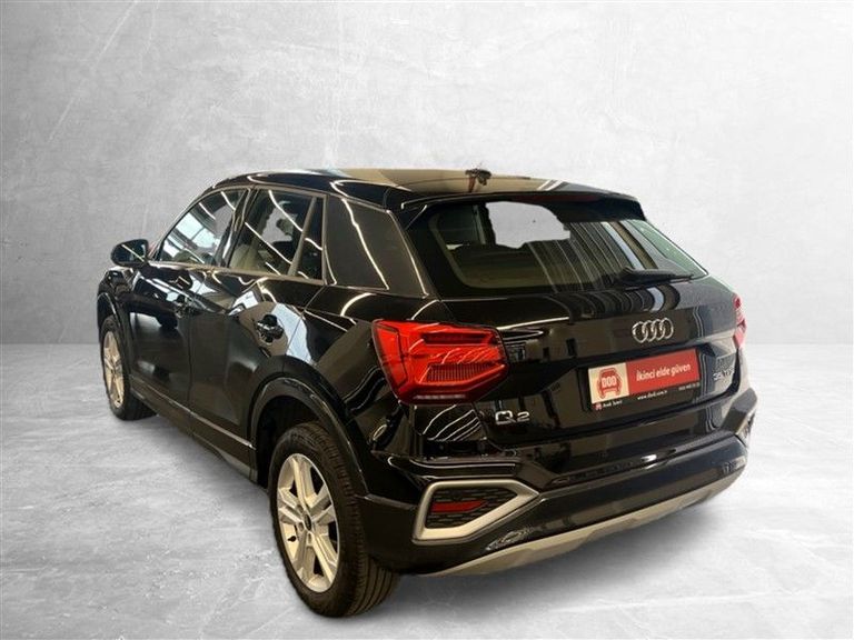 AUDI Q2