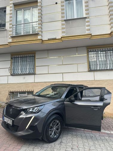 PEUGEOT 2008