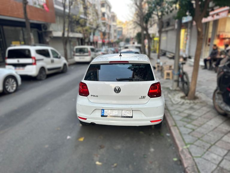 VOLKSWAGEN POLO