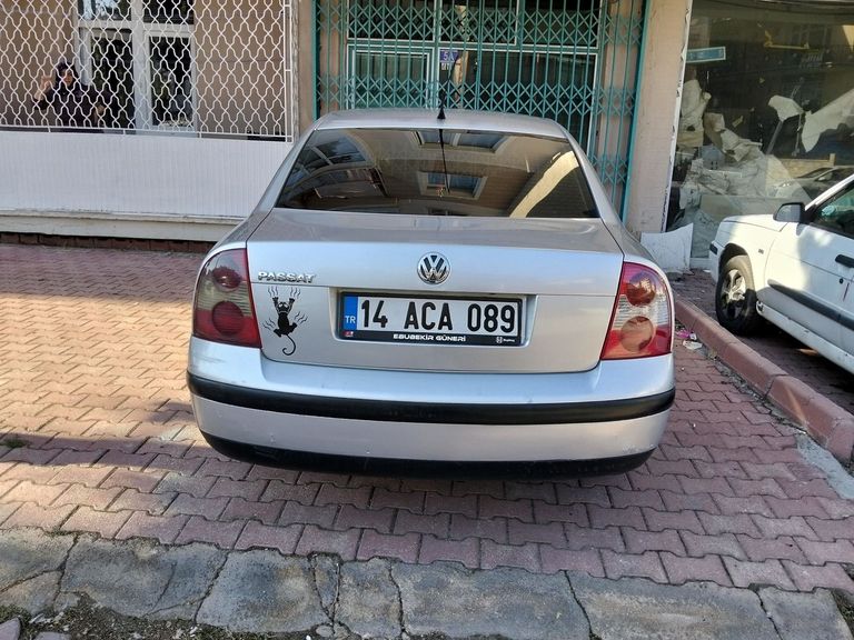VOLKSWAGEN PASSAT