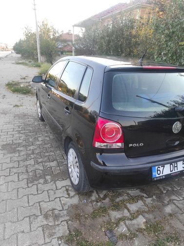 VOLKSWAGEN POLO
