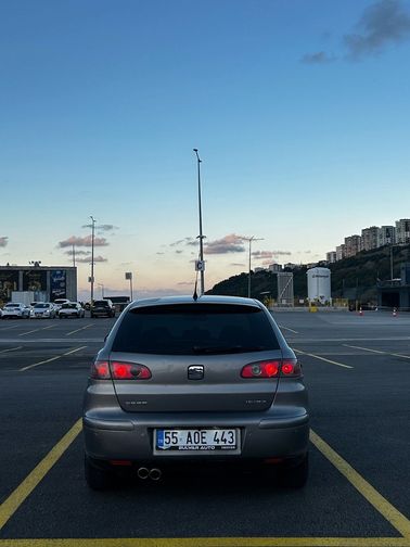 SEAT IBIZA