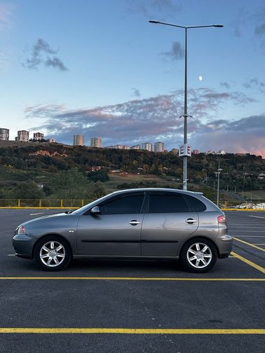 SEAT IBIZA