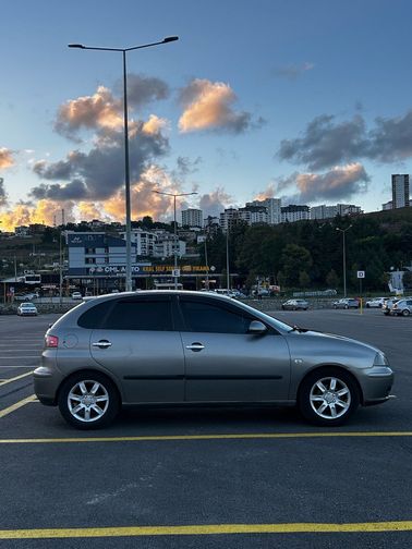 SEAT IBIZA