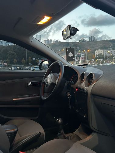 SEAT IBIZA