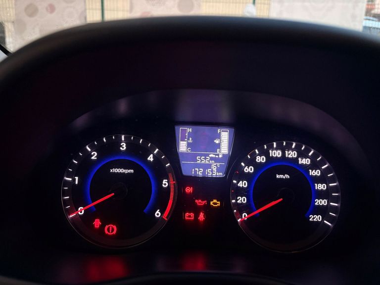 HYUNDAI ACCENT BLUE