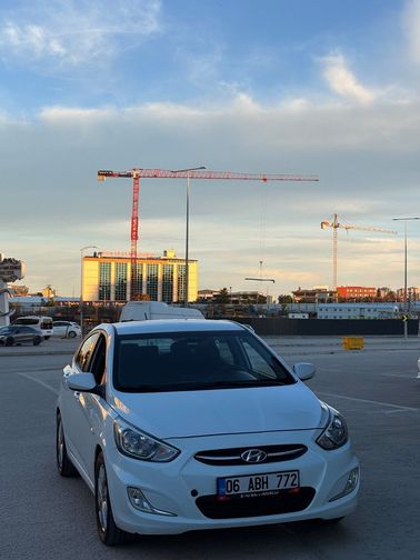 HYUNDAI ACCENT BLUE