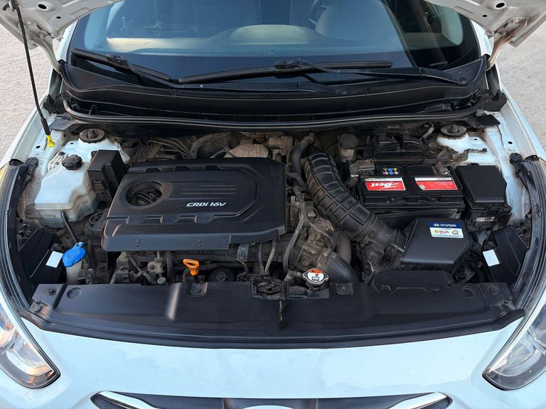 HYUNDAI ACCENT BLUE