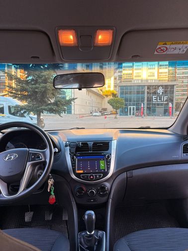HYUNDAI ACCENT BLUE