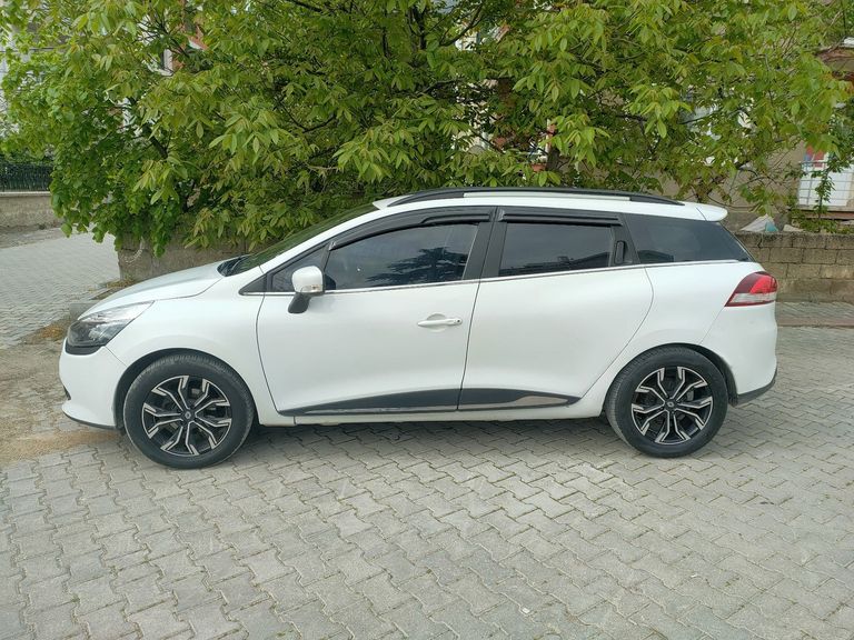 RENAULT CLIO SPORT TOURER