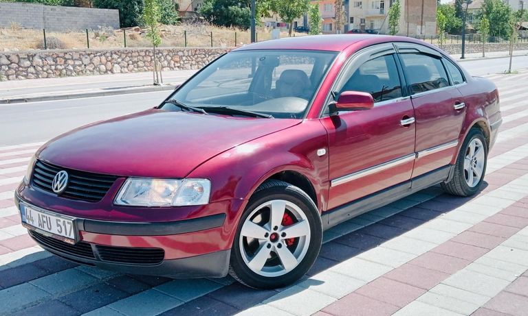 VOLKSWAGEN PASSAT