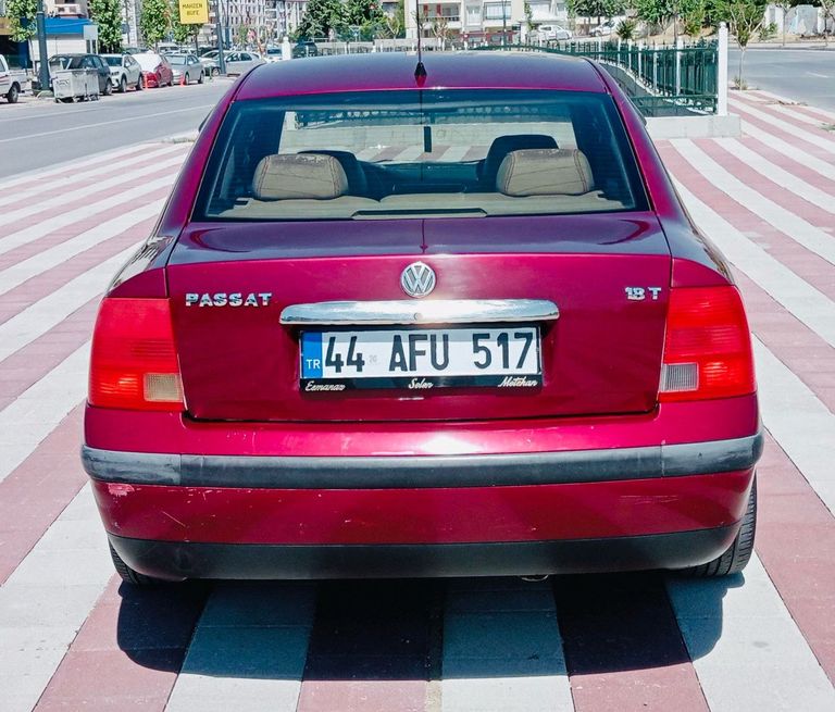 VOLKSWAGEN PASSAT